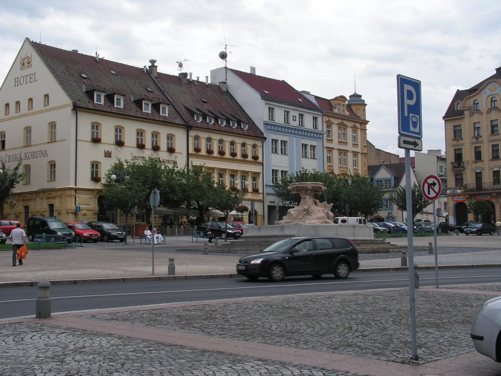 Csehország, Děčín (Tetschen-Bodenbach), Masaryk tér (Masarykovo Nám.), Hotel Česká Koruna, SzG3, Дечин