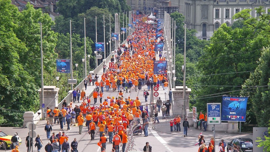 Berne / Euro-2008 / the people from Holland on the way to Stadium, Кониц