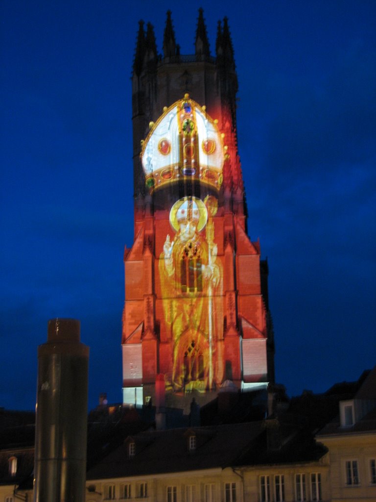 Cathédrale de Fribourg illuminée pour Noël, Фрейбург