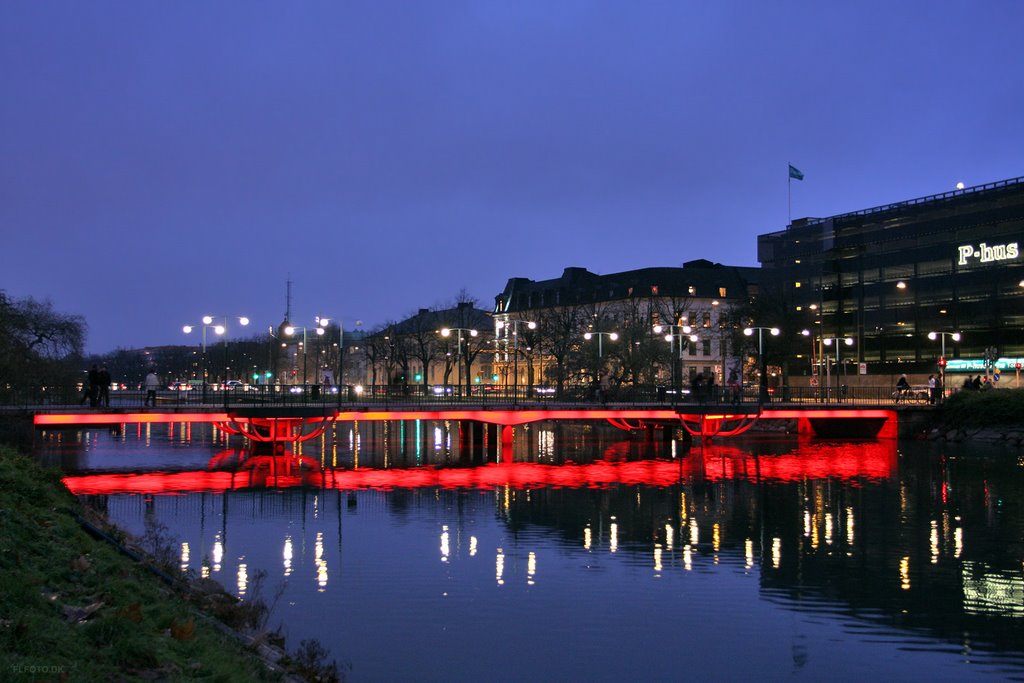 Evening at Södra Förstads Kanalen by Kaptens bridge, Мальмё