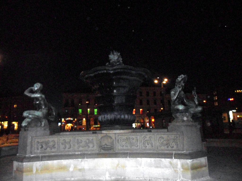 Gothenburg fountain in the Järntorget at night!, Гетеборг
