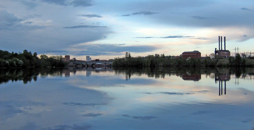 Borlänge, view over Dalaälven (river), Domnarvetsbron (bridge) and SSAB (steelworks), Бурлэнге
