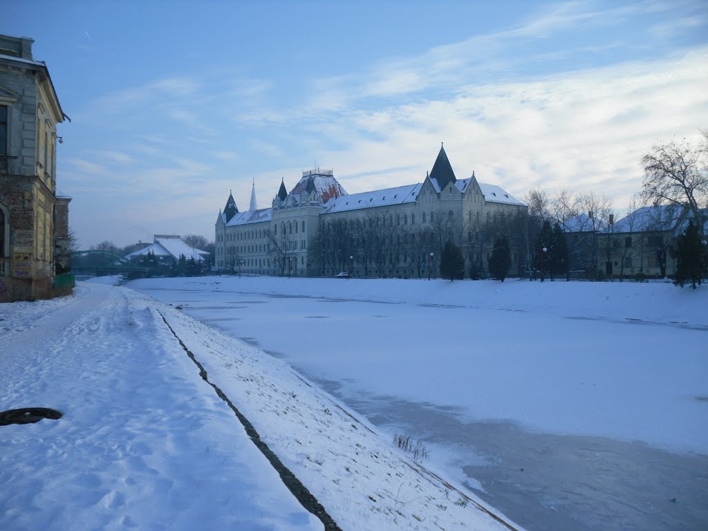 Zgrada Suda, zimi, Зренянин