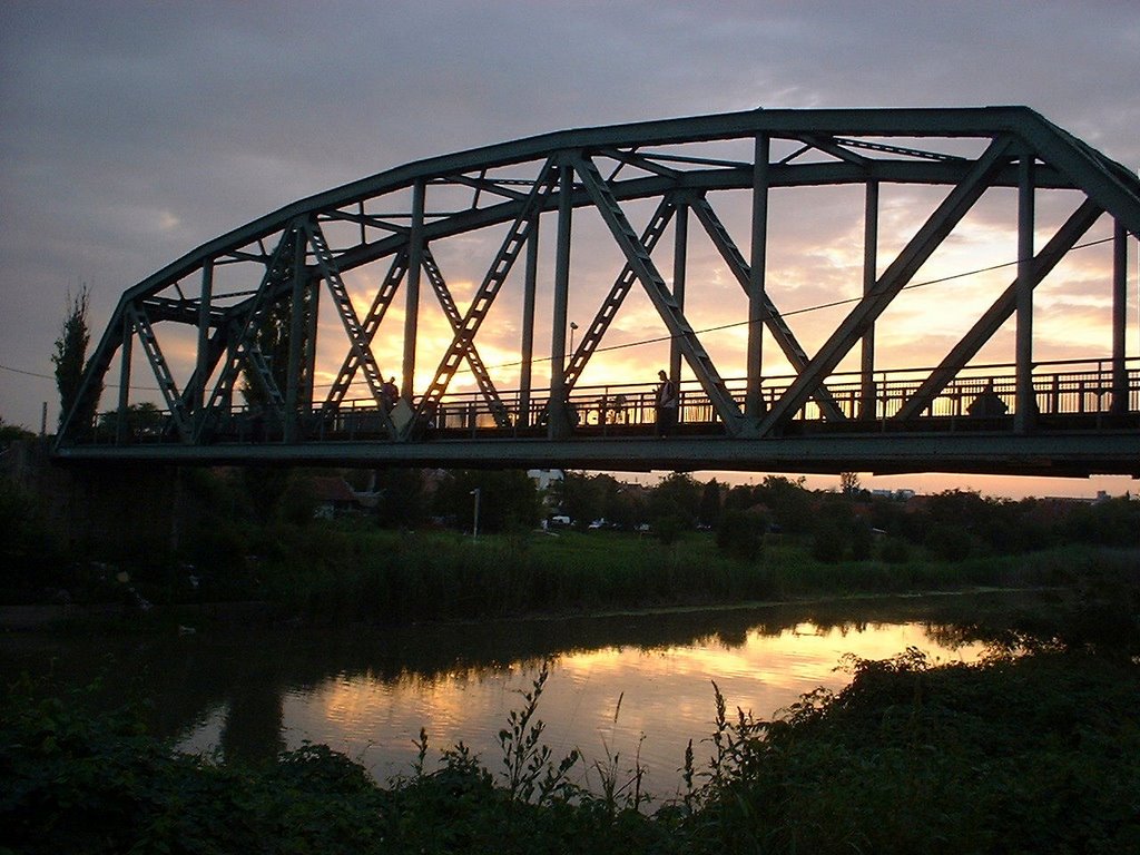Zrenjanin, zeljeznicki most preko reke Begej, Зренянин