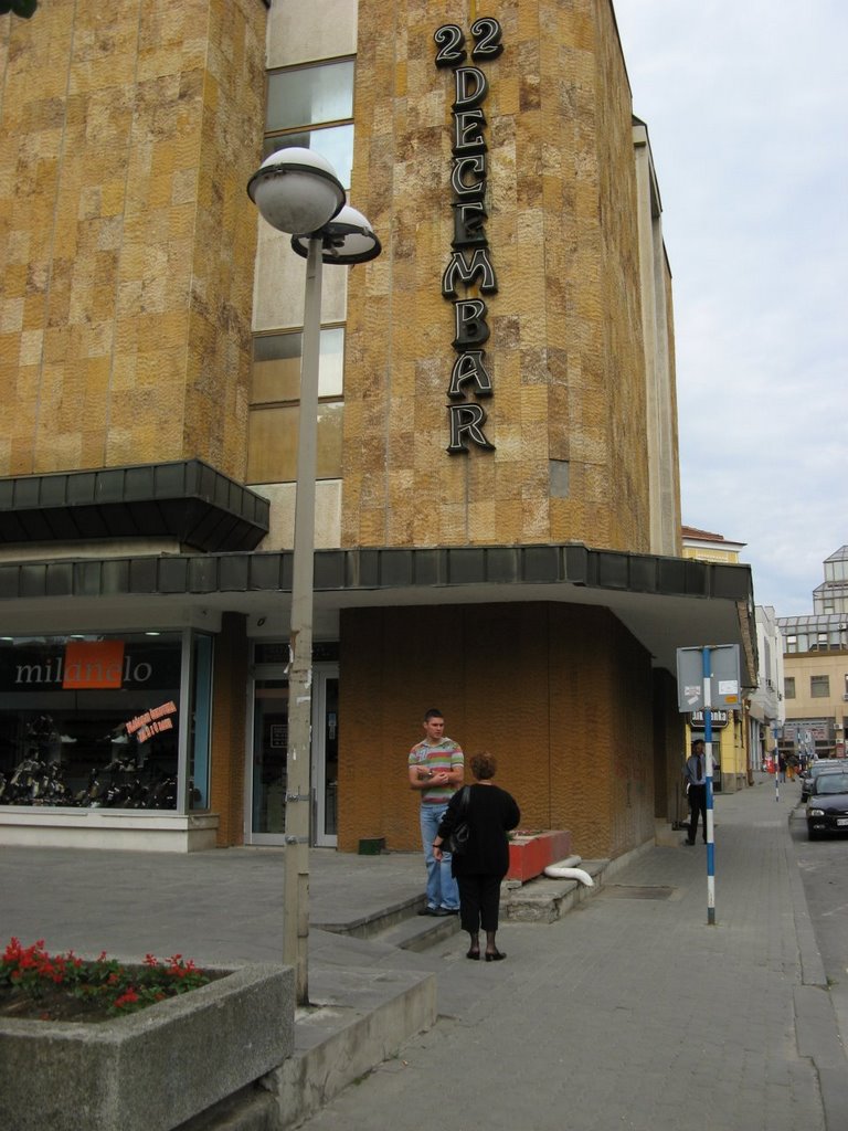 Kragujevac, zgrada 22 Decembar, Крагуевач