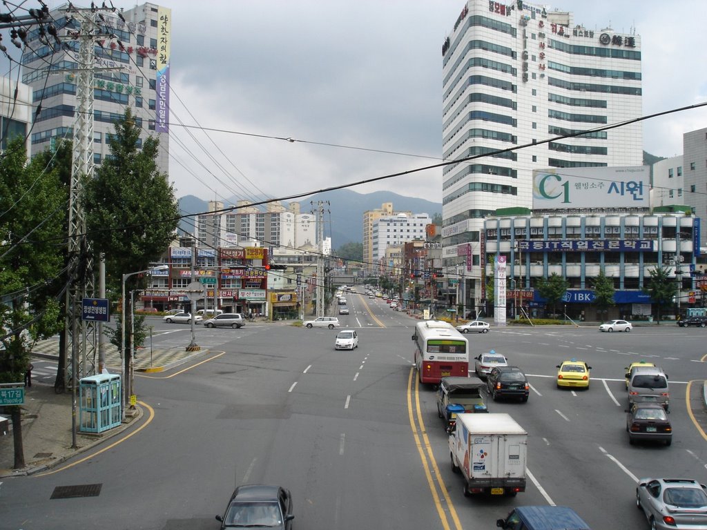 Masan - Habpo street seen from overpath (direction north), Масан