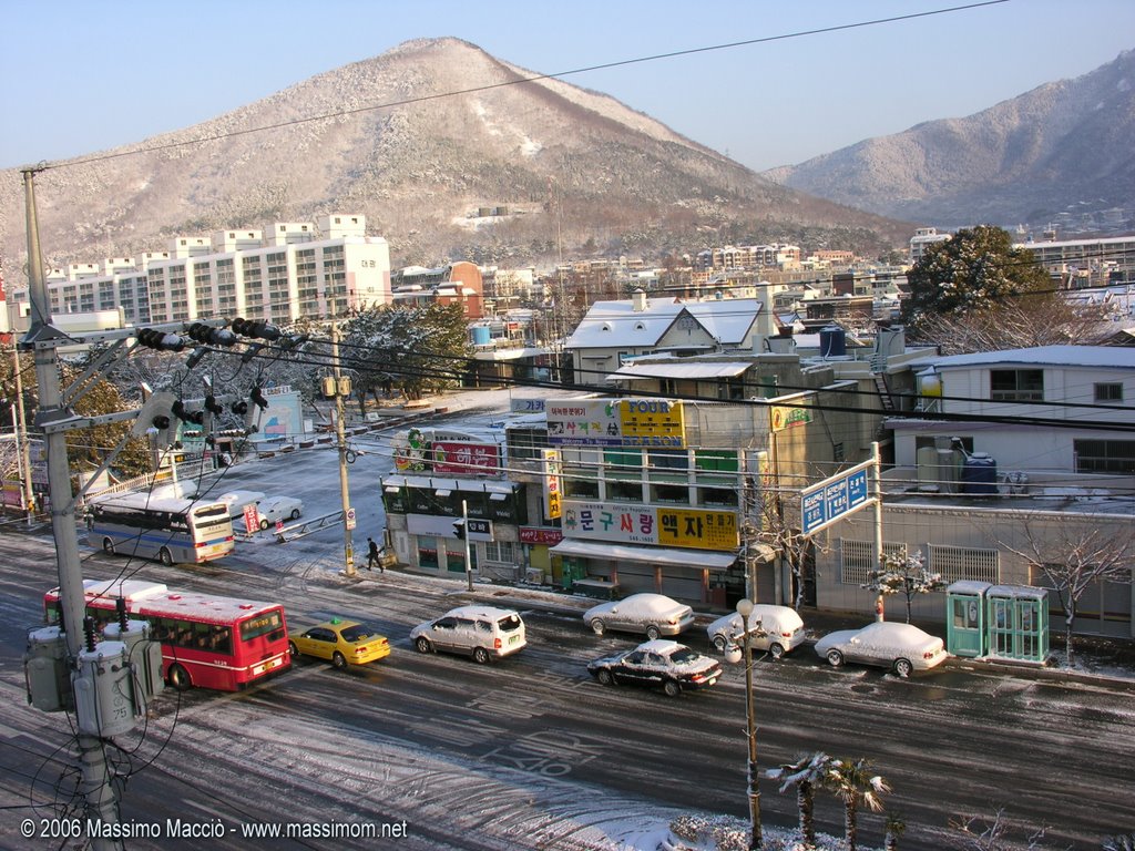 Jinhae [South Korea] - Vista Dal Motel Arirang, Чинхэ