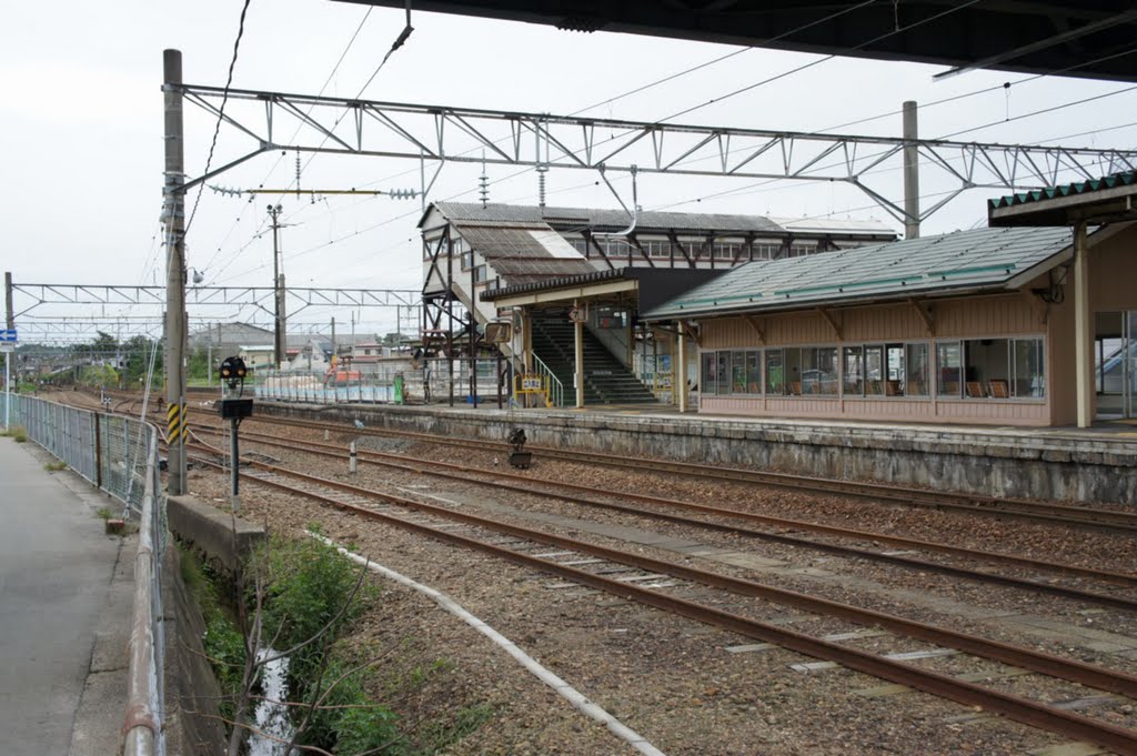 Tuchizaki station, Ога