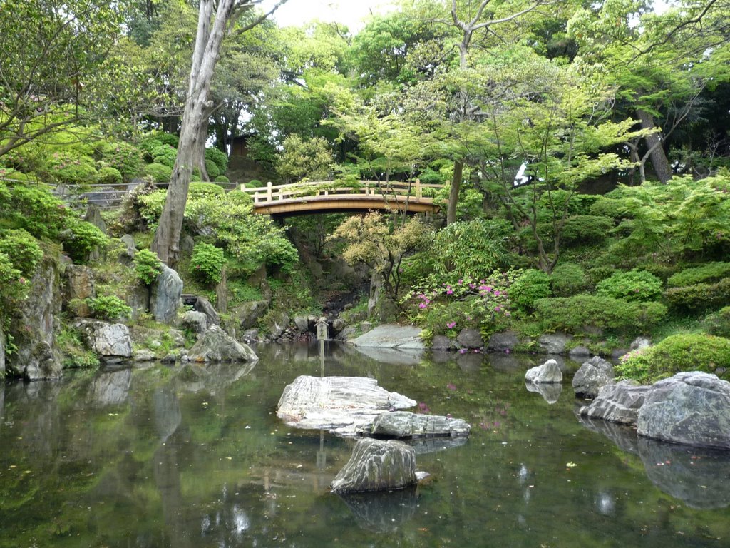 Momijidani Garden 紅葉渓庭園, Вакэйама