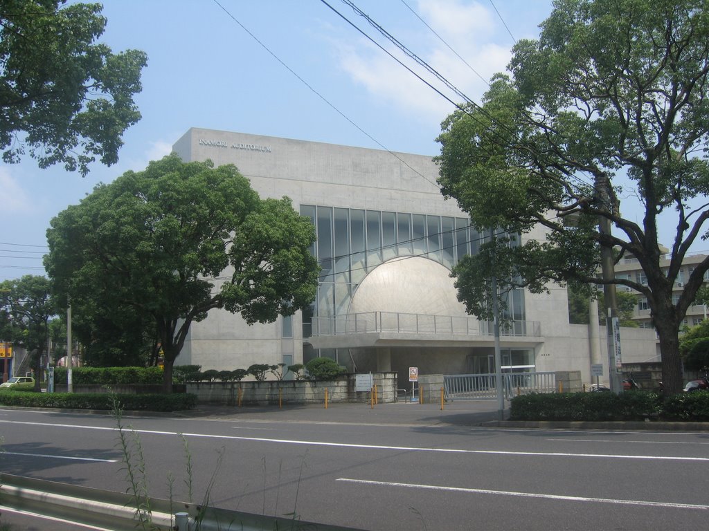 鹿児島大学 稲盛会館, Изуми