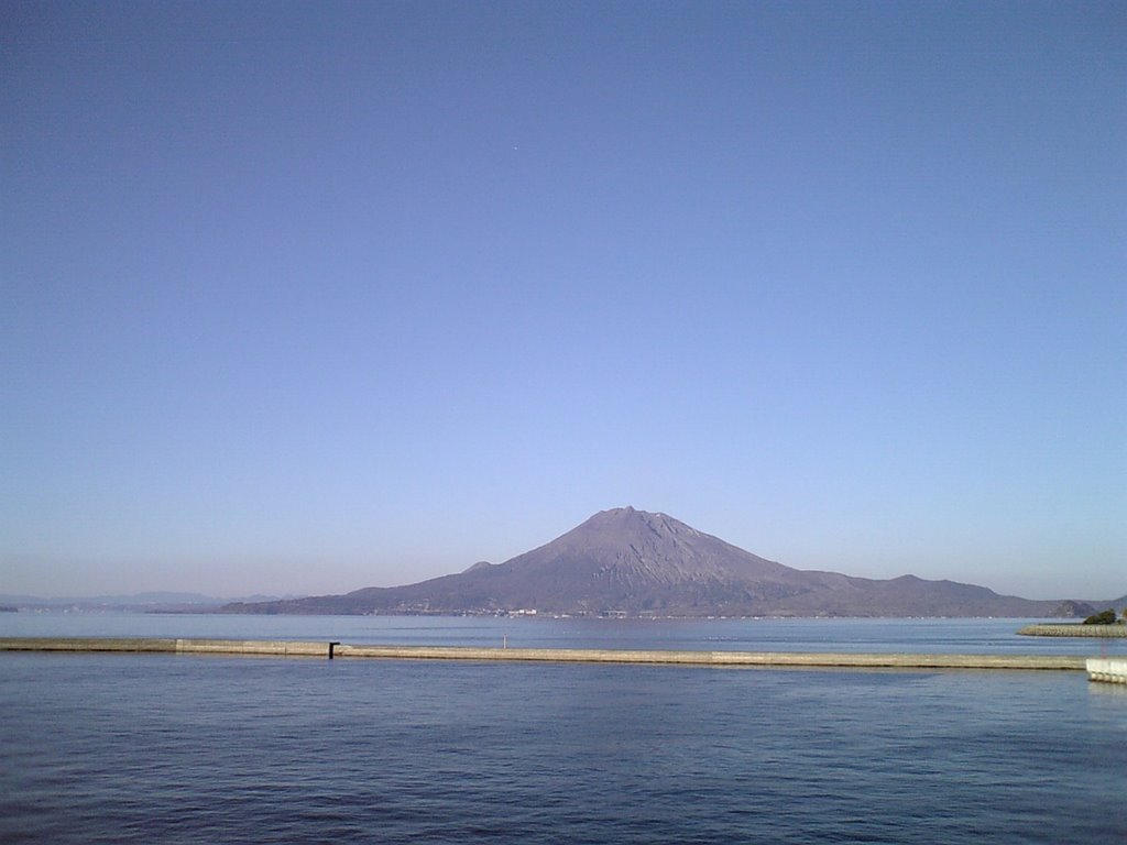 鴨池港から見る桜島-kamoike, Каноя