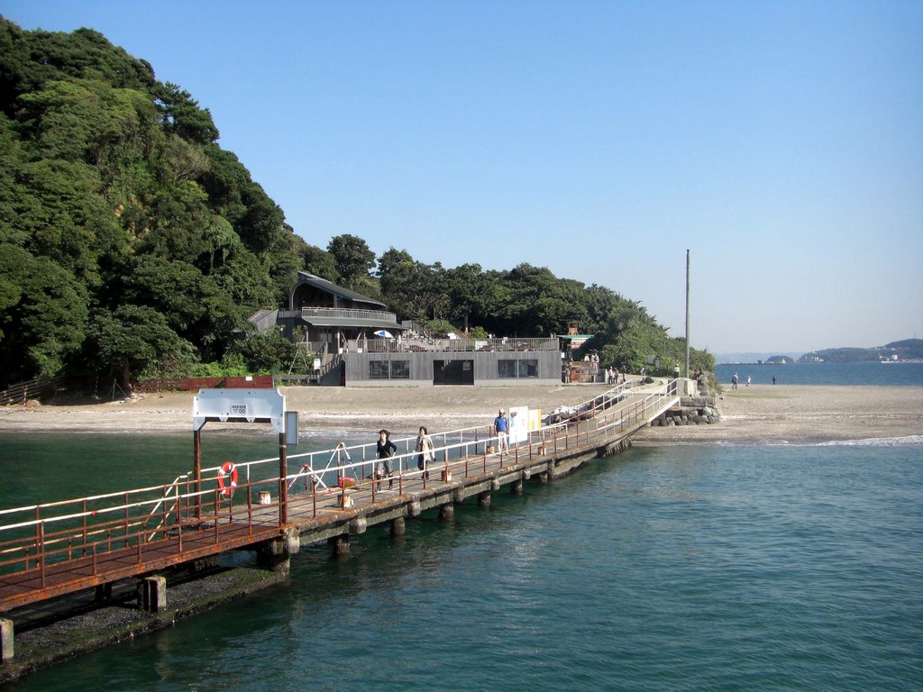 猿島海の家と桟橋(Monkey island rest house and jetty), Йокосука