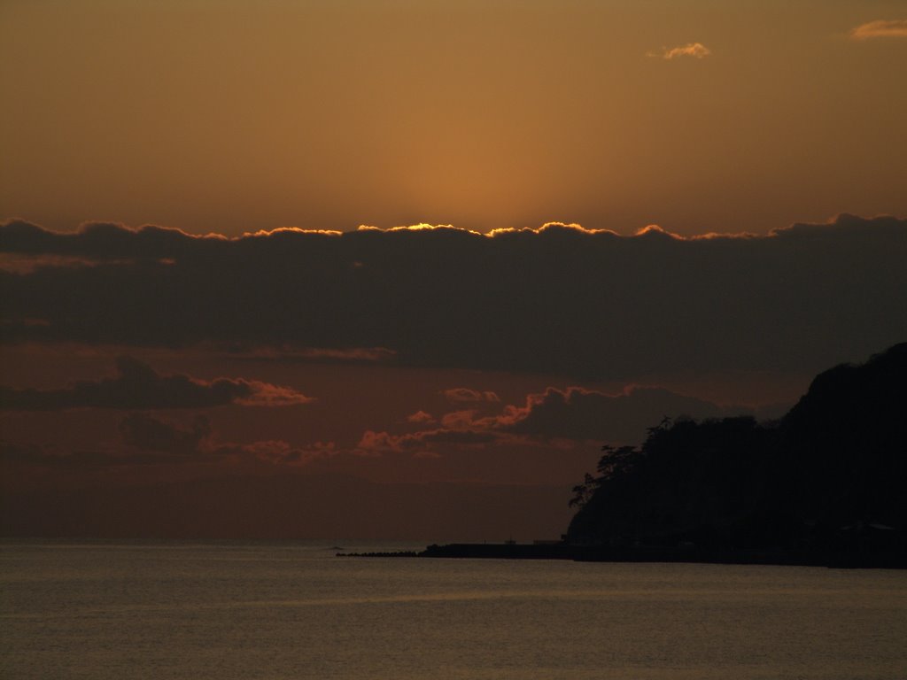 Kamakura sahilinden güneşin batışı, Камакура