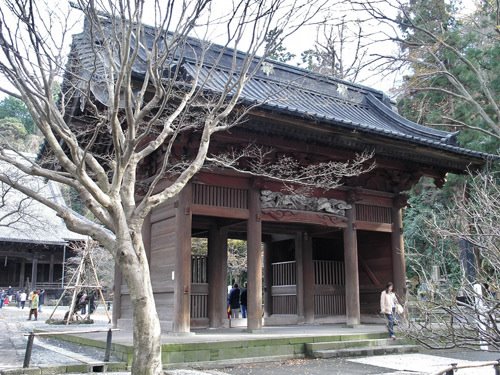 Butsuden (2nd structure to pass through) of the Myohonji Temple, Kamakura., Камакура
