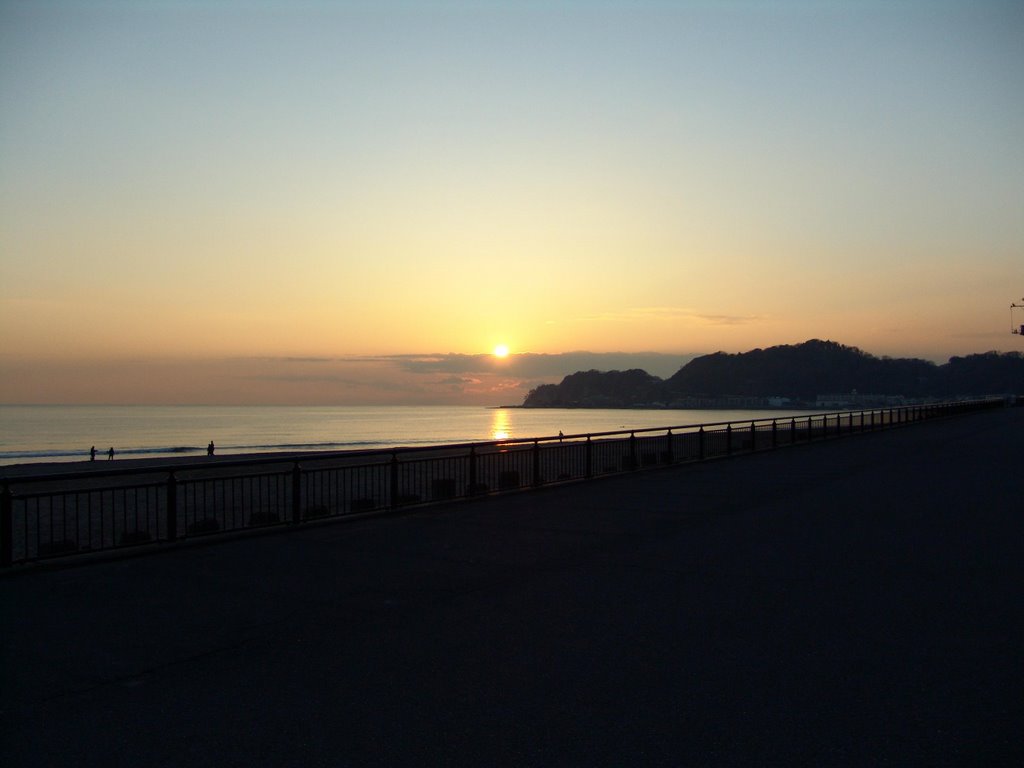 Kamakura da güneşin batışı, Камакура