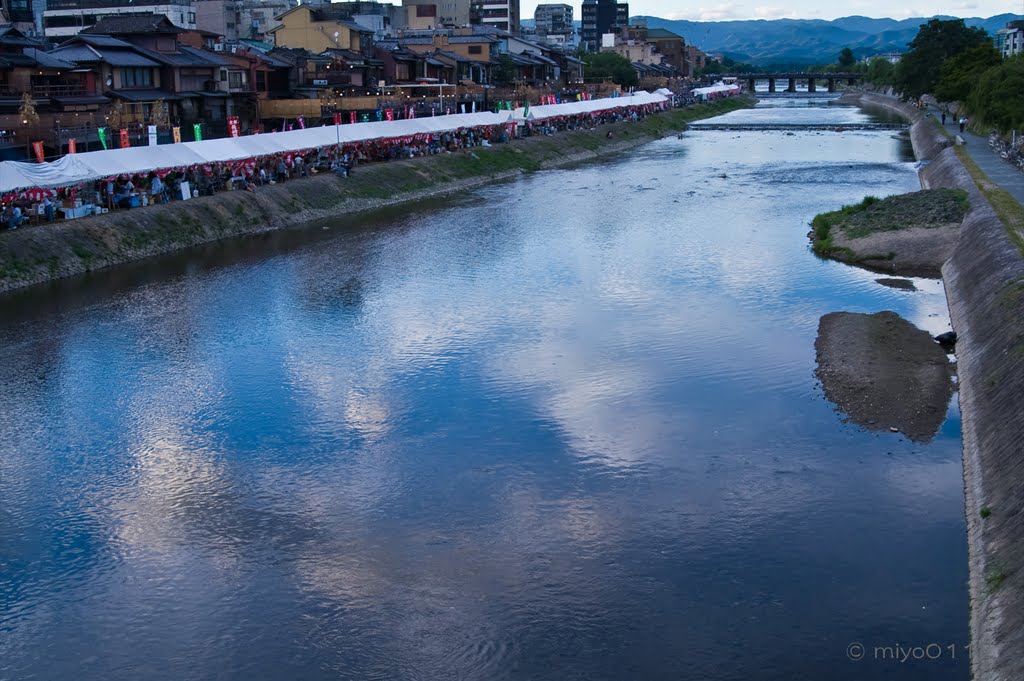 Kyoto. 鴨川(Kamo-gawa river), Киото