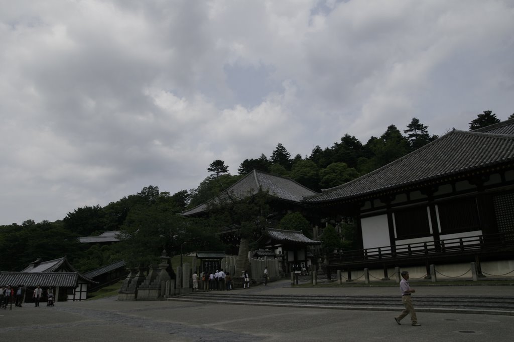 二月堂と三月堂, Сакураи