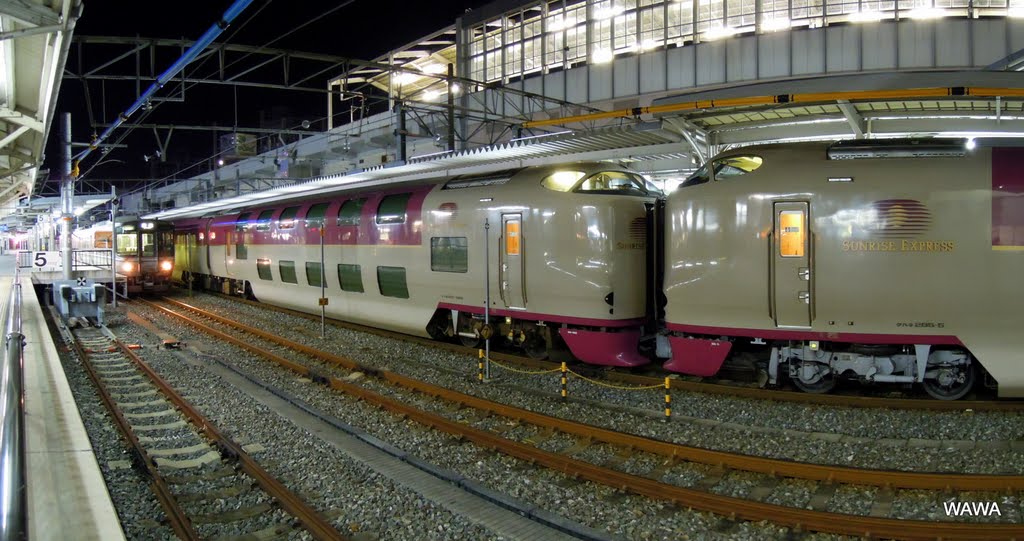 JR Sunrise Seto & JR Sunrise Izumo (JR Okayama Station), サンライズ瀬戸とサンライズ出雲の接続　岡山駅, Окэйама