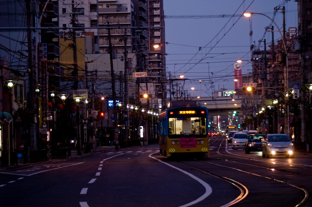 Tram that runs on old streets of Osaka, Кишивада