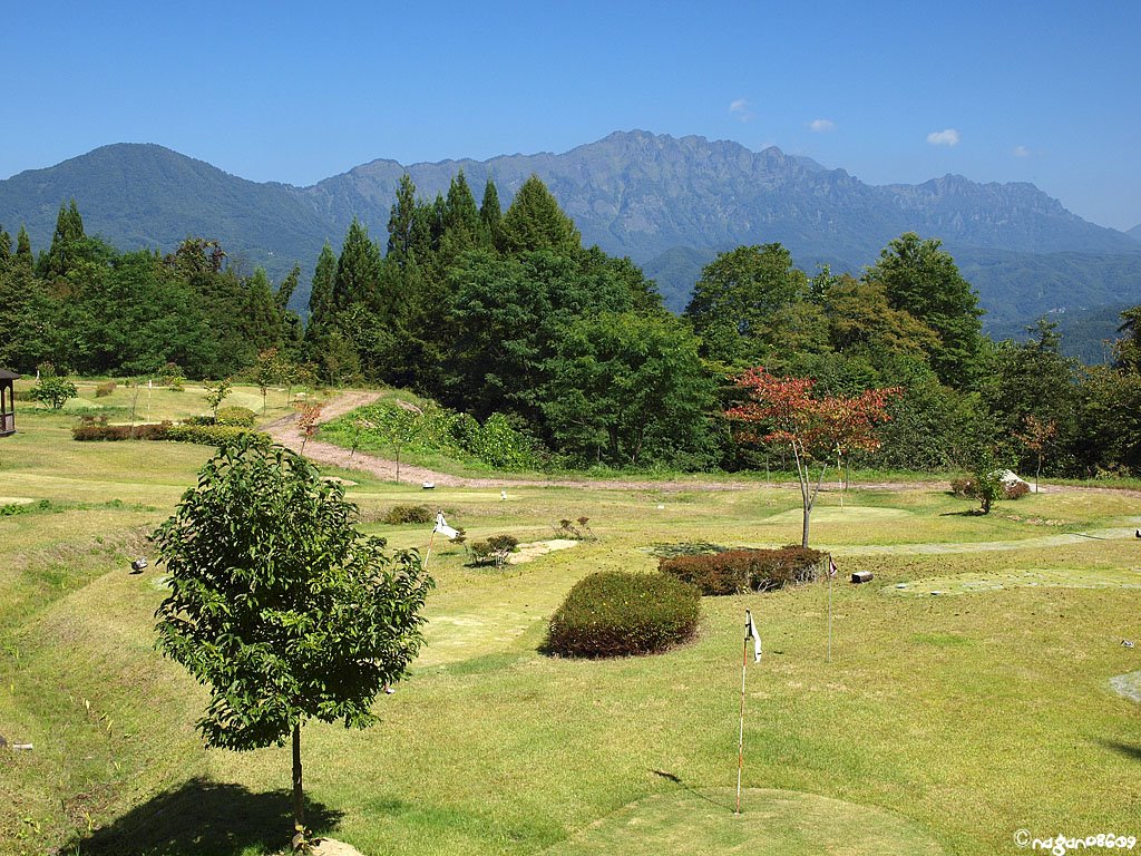 Putting golf course and Mt. Nishidake パターゴルフ場と西岳, Иаизу