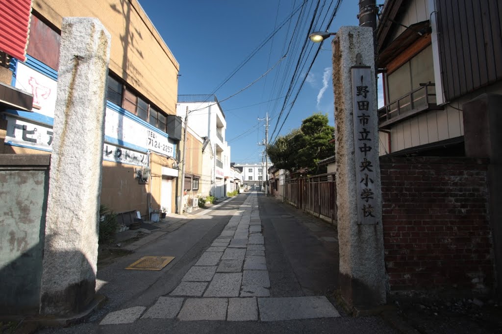 20131201　野田市立中央小学校の入口, Нода