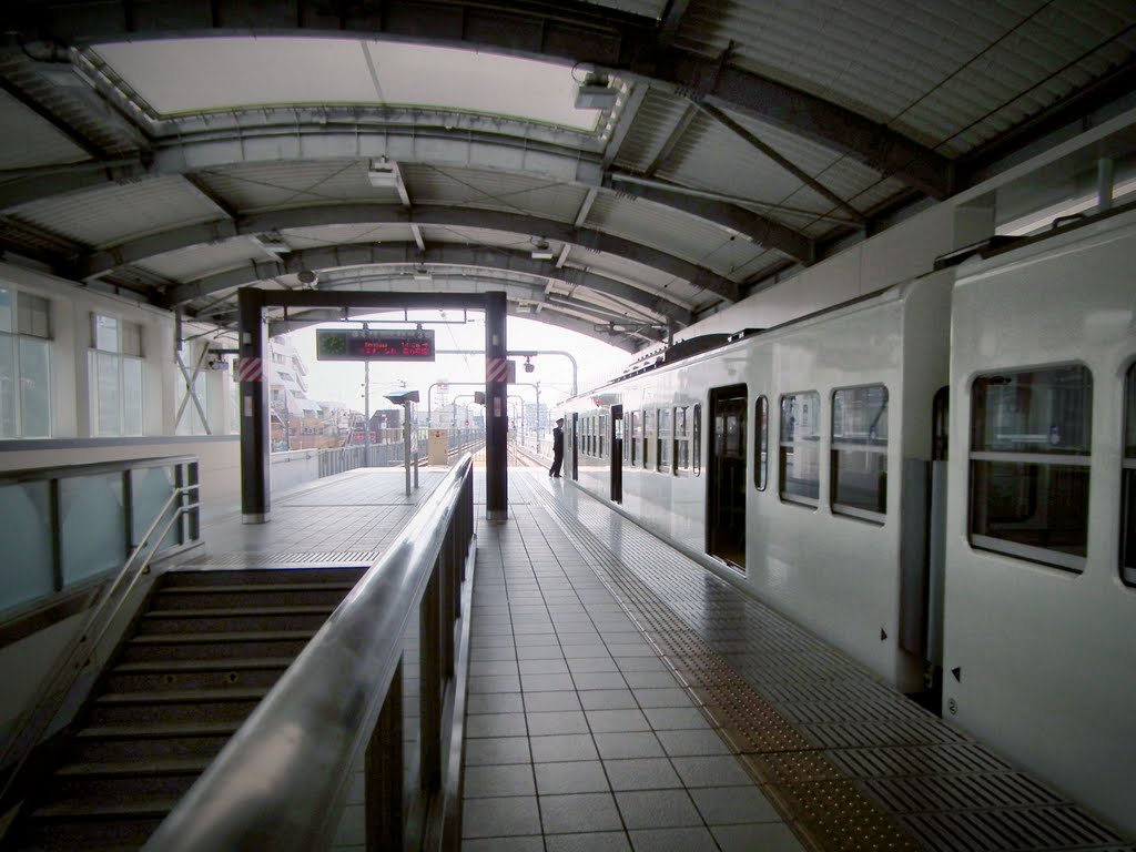 "White train" Musashi-Sakai Sta. (SW01) 多摩川線 武蔵境駅 新101系, Кодаира