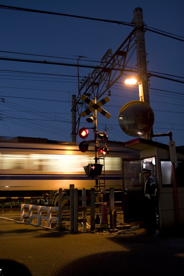 Railroad crossing by the Seibu-Yagisawa station（西武柳沢駅横の踏切）, Кодаира