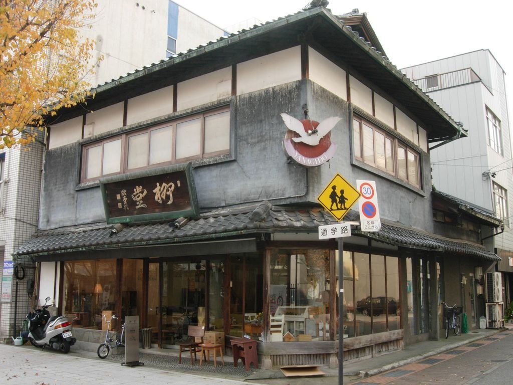 Furniture shop,Toyama city　家具店（富山県富山市）, Камишии