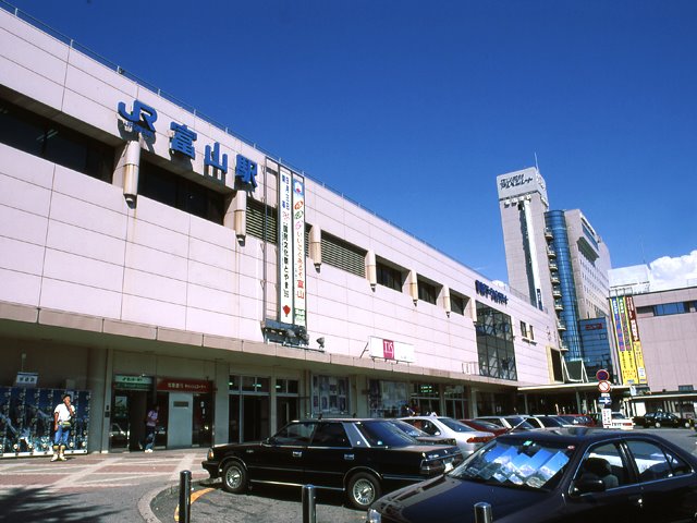 JR Toyama station (富山駅前), Уозу