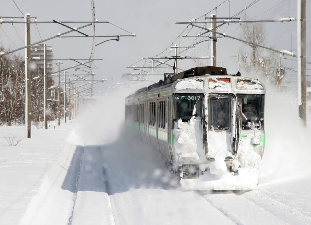 721 raising some snow on the Chitose line 2005 ( map reference is approximate ), Фукуиама