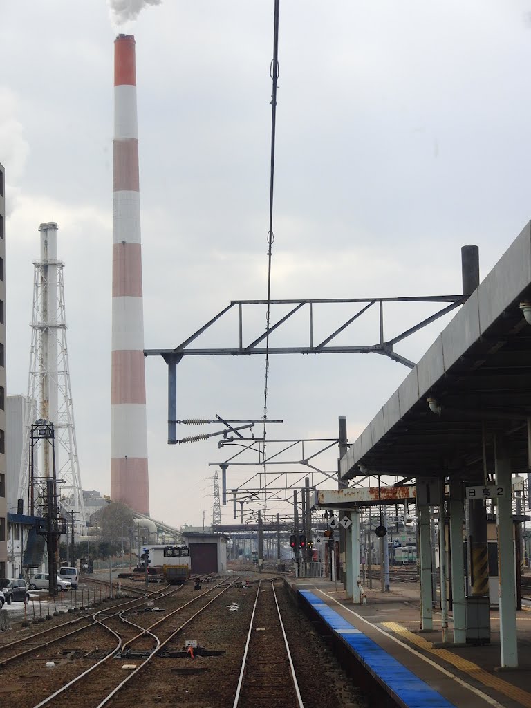 Foto 王子製紙苫小牧工場 煙突 苫小牧駅から V Gorode Tomakomai