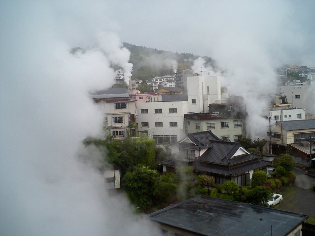 大分　別府　鉄輪　温泉　湯けむり　Beppu hot spring steam in Oita, Kyusyu, Japan. 2006. Landscape., Тоёока