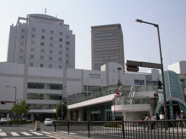 Yamagata Sta.  山形駅  (2008.04.29), Ионезава
