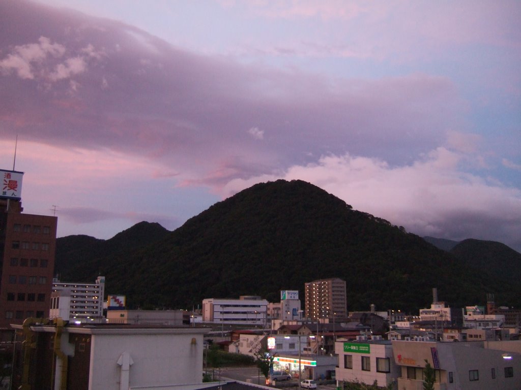 Yamagata Higashi, Саката
