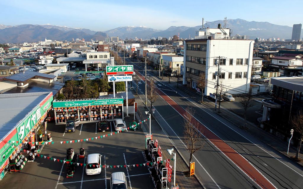 人影や車の通行すら無い市街地, Тсучиура