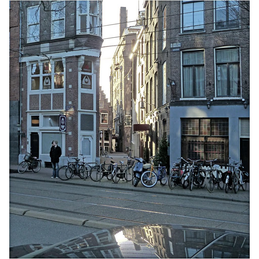 Nieuwezijds Voorburgwal, Амстердам