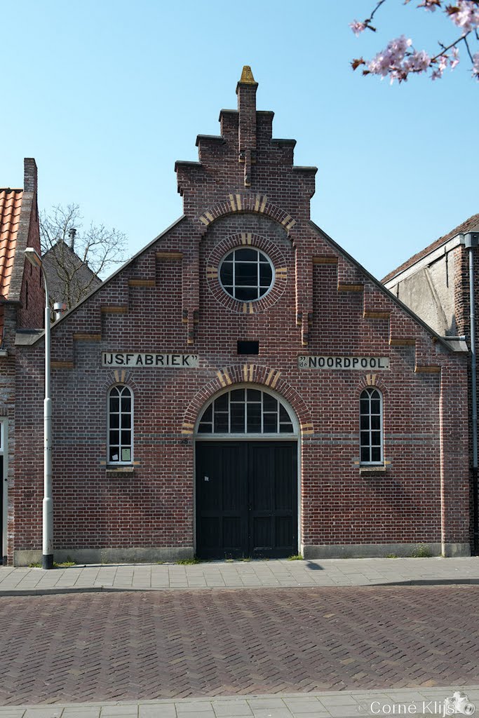 Monumentale gevel van IJsfabriek de Noordpool aan de Jan van Polanenkade in Breda, Бреда