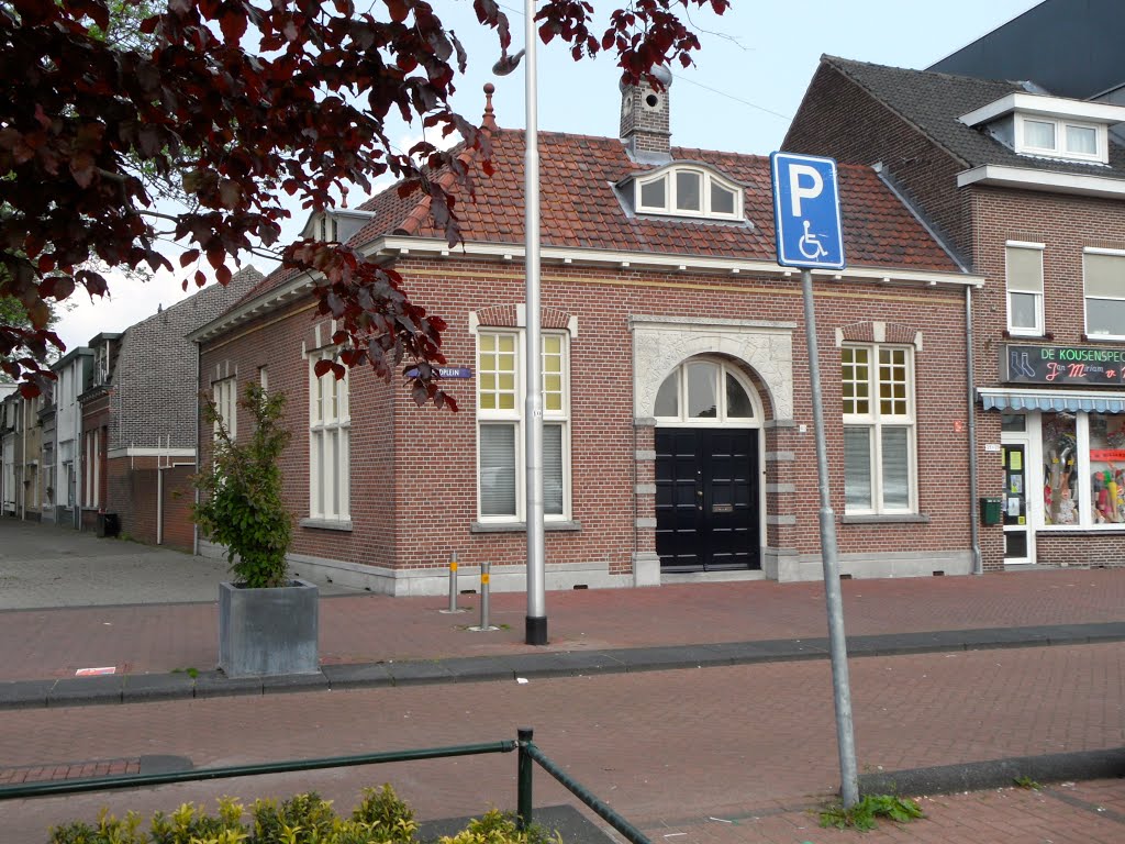 Old police station Besterdplein - Tilburg, Тилбург