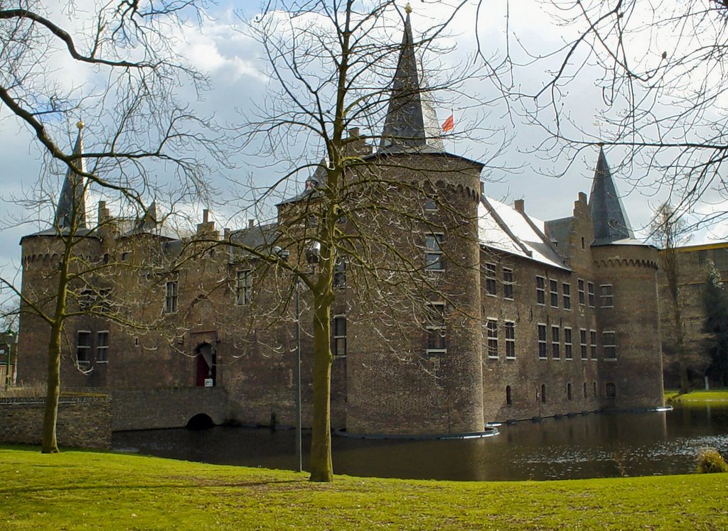 Medieval castle with castle-moat (± 1330 A.D.), Helmond, The Netherlands, Хелмонд