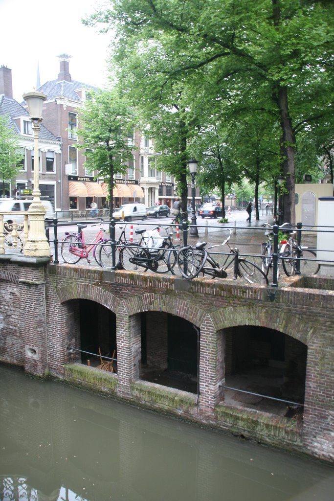 Wharf-chamber, used to be a pee-post; Drift en Janskerkhof, Utrecht., Амерсфоорт