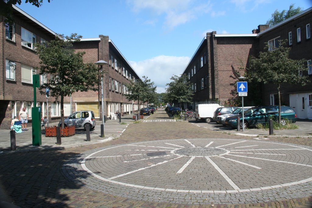 Circular speedbumper; Bandoengstraat, Utrecht-Lombok, Амерсфоорт