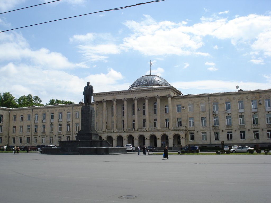 A estátua de Stalin na Praça Stalin em Gori, Georgia, Гори