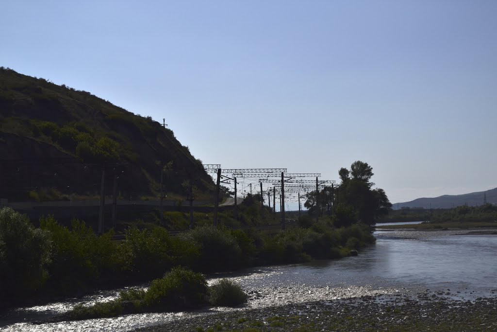 Railway line along the Mtkvari river close to Gori station, Georgia 19.7.2013., Гори