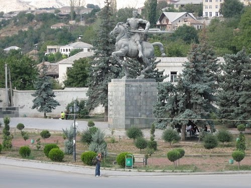 g.saakazde monument, Каспи