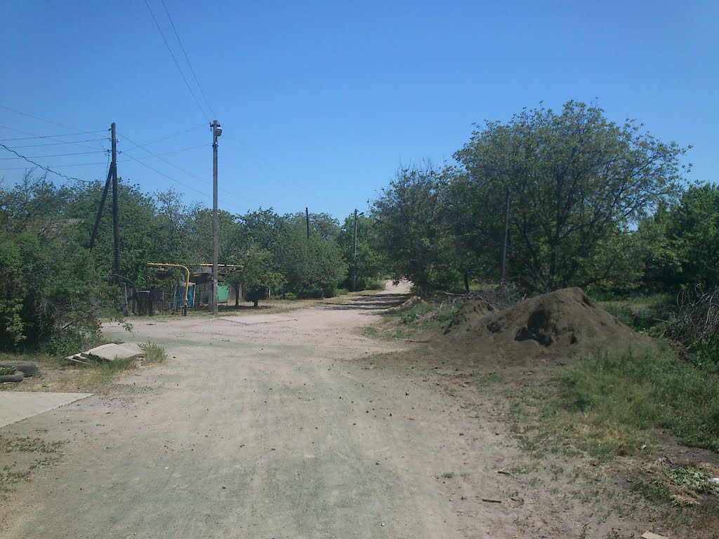 Crossroads in Village #1, a suburb of Ordzhonikidze, Орджоникидзе