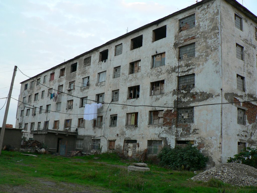 Fomer Azot chemical works hostel type housing, now mainly occupied by IDPs from South Ossetia and Abkhazia, Рустави