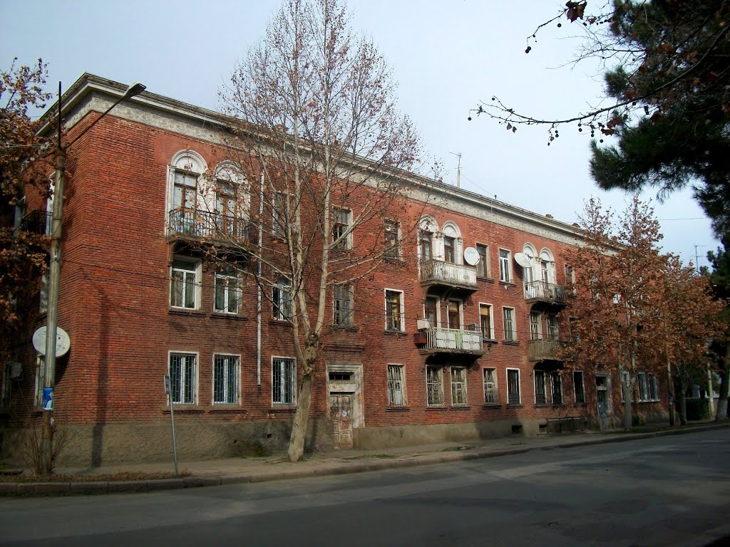 Living house from bricks in Rustaveli street, Рустави