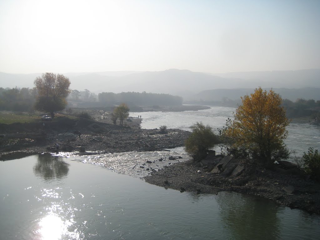 Rustavi-Kura River. Photographed by Mustafa ÖNCAN, Рустави