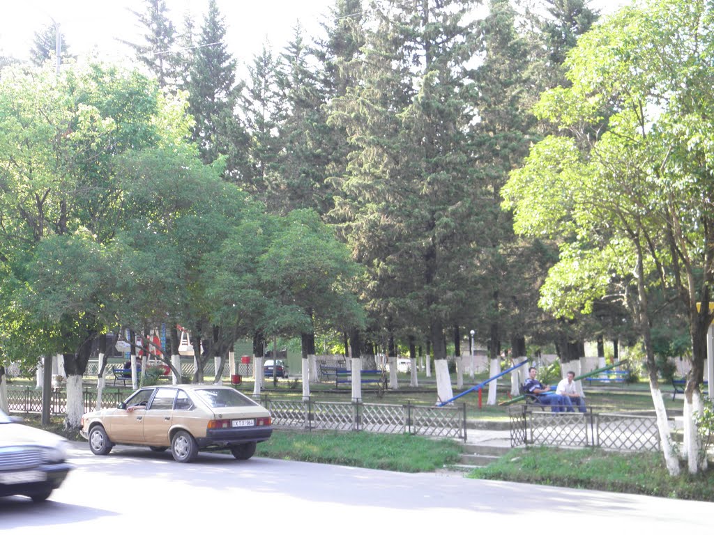Samtredia, park near to Hotel, Самтредиа