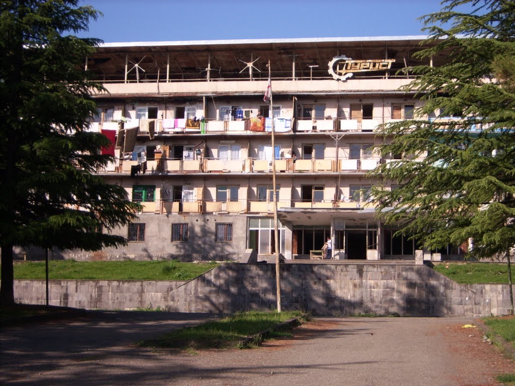 altes Intourist-Hotel, jetzt Flüchtlingsheim (2008), Телави